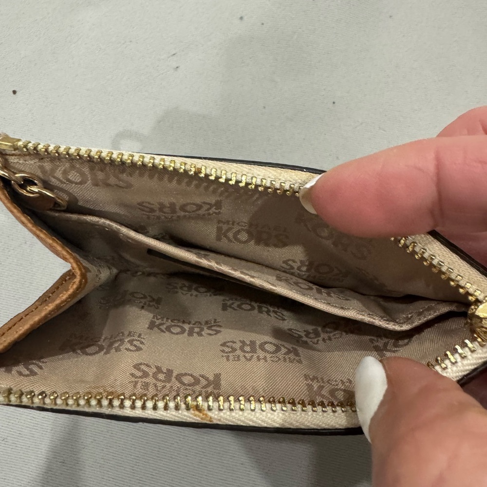 Michael Kors Cream and Brown Card Holder Keychain - Picture 3 of 7